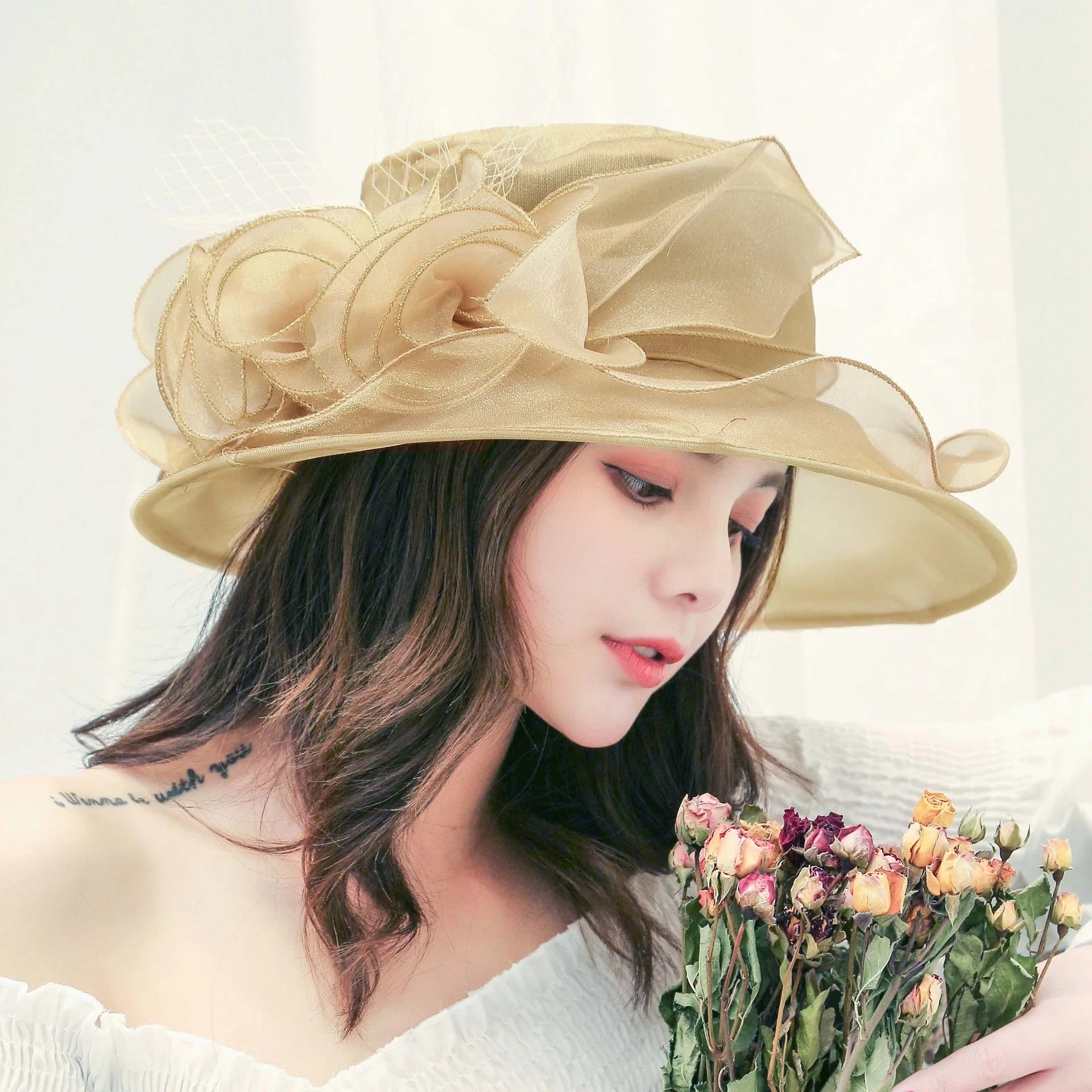 La boutique du chapeau Beige Chapeaux d'église en organza