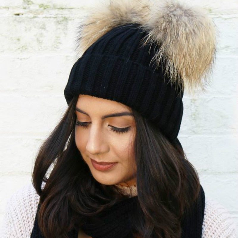 La boutique du chapeau Bonnet double Pompons en Fourrure