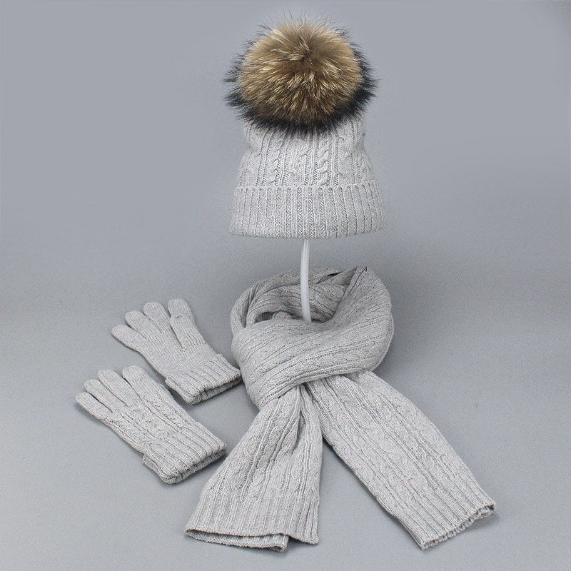 La boutique du chapeau Gris clair Ensemble 3 pièces avec pompon fourrure