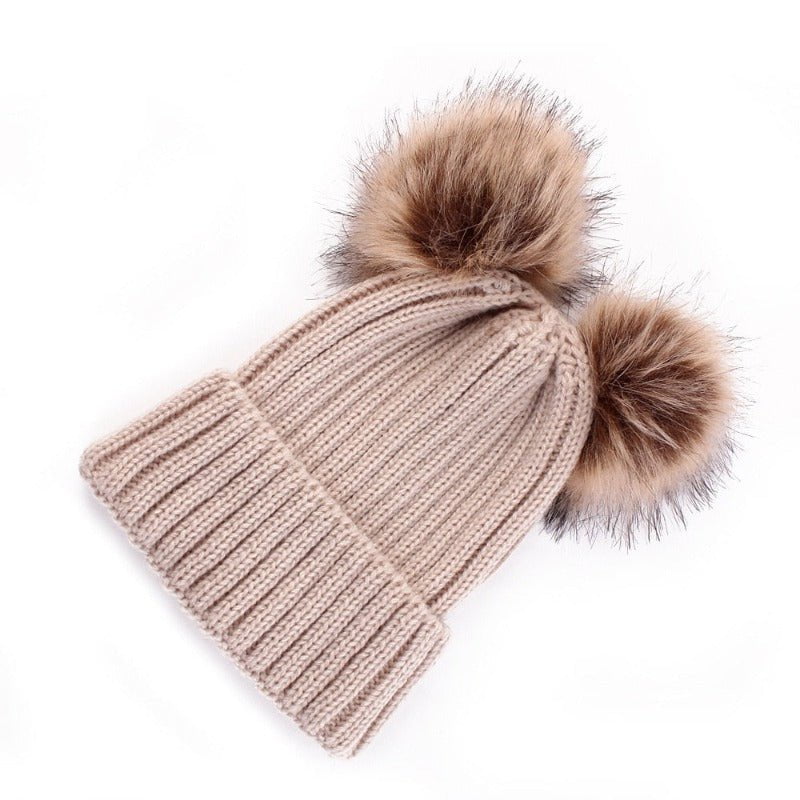 La boutique du chapeau Khaki Bonnet double Pompons en Fourrure