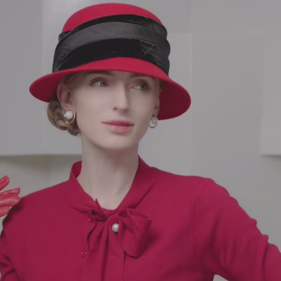 Chapeau cloche rouge